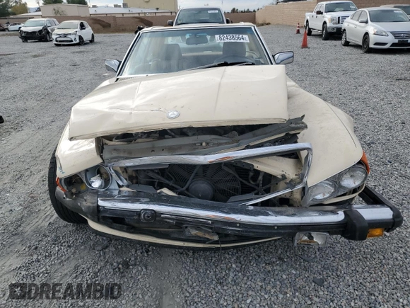 1986 Mercedes-Benz 560 SL z VIN WDBBA48D9GA042092, wystawiony jako Copart lot #82438564 z przebiegiem 43 758 mil mil oraz Szkoda całkowita • Salvage title. Historia ofert i sprzedaży dostępna na DreamBid. Obrazek 5.