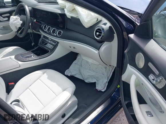 2022 Mercedes-Benz E 350 z VIN W1KZF8DBXNB049580, wystawiony jako IAAI lot #42102354 z przebiegiem 5 284 mil mil oraz . Historia ofert i sprzedaży dostępna na DreamBid. Obrazek 5.