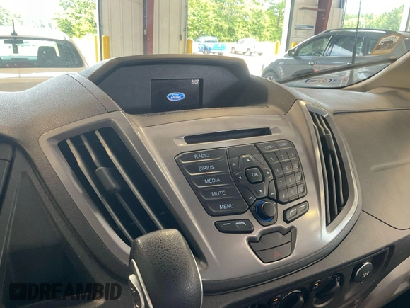 2017 Ford Transit XL z VIN 1FBAX2CM4HKA64864, wystawiony jako IAAI lot #42636468 z przebiegiem 56 010 mil mil oraz . Historia ofert i sprzedaży dostępna na DreamBid. Obrazek 7.