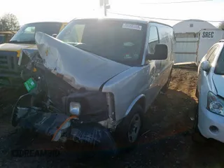 2007 GMC Savana Cargo Van with VIN 1GTGG25V571175083, listed as a Copart auction lot 49154554 with 260,937 mi miles and Salvage Title. Bid and sale history available at carsss.com. Image 2.