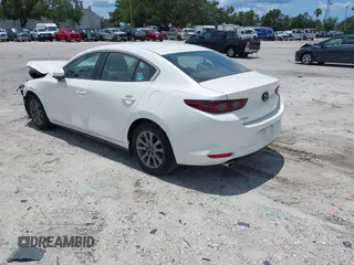 2021 Mazda 3 S z VIN 3MZBPAAL8MM254784, wystawiony jako IAAI lot #41936261 z przebiegiem 18 156 mil mil oraz . Historia ofert i sprzedaży dostępna na DreamBid. Obrazek 3.