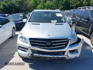 2012 Mercedes-Benz M 350 with VIN 4JGDA5HB4CA061749, listed as a IAAI auction lot 42312603 with 172,246 mi miles and . Bid and sale history available at DreamBid. Image 12.