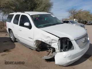 2007 GMC Yukon SLE w/3SA with VIN 1GKFC13C27R262495, listed as a IAAI auction lot 41246373 with 1 mi miles. Bid and sale history available at carsss.com. Image 6.