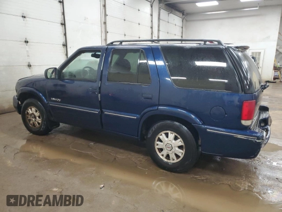 2000 GMC Jimmy Diamond Edition Luxury with VIN 1GKDT13W0Y2111800, listed as a Copart auction lot 84064874 with 185,746 mi miles and Clean Title. Bid and sale history available at carsss.com. Image 2.