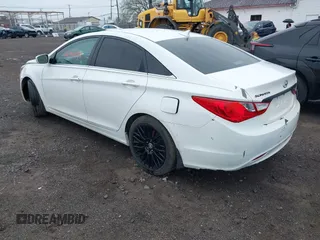 2011 Hyundai Sonata GLS with VIN 5NPEB4AC3BH100602, listed as a IAAI auction lot 42134998 with 205,102 mi miles. Bid and sale history available at carsss.com. Image 3.