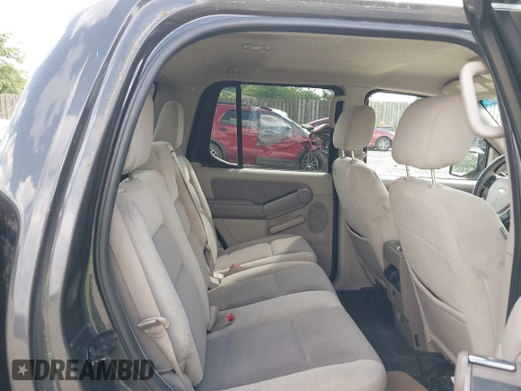 2007 Ford Explorer Sport Trac XLT with VIN 1FMEU51K47UA70400, listed as a IAAI auction lot 42689392 with 159,803 mi miles and . Bid and sale history available at DreamBid. Image 8.