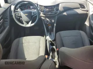2020 Chevrolet Trax LS with VIN KL7CJKSB2LB085675, listed as a Copart auction lot 61340375 with 40,749 mi miles and Salvage title. Bid and sale history available at DreamBid. Image 8.