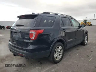 2016 Ford Utility Police Interceptor with VIN 1FM5K8AR7GGC50683, listed as a Copart auction lot 83083274 with 197,682 mi miles and Salvage Title. Bid and sale history available at carsss.com. Image 3.