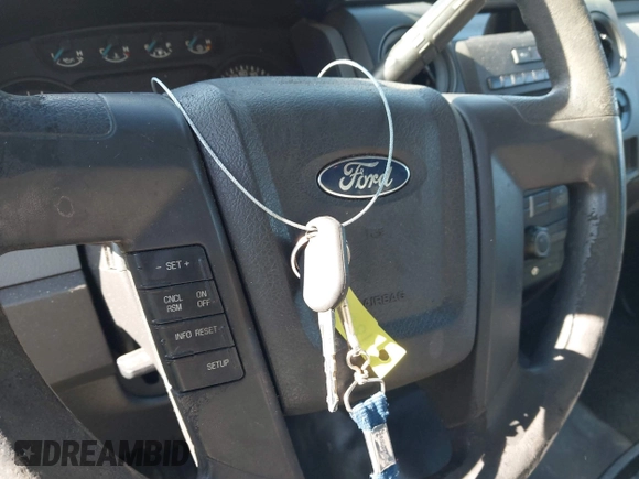 2014 Ford F-150 XL with VIN 1FTMF1CM4EKG19376, listed as a IAAI auction lot 40293792 with 362,075 mi miles. Bid and sale history available at carsss.com. Image 11.