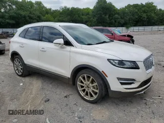 2019 Lincoln MKC Reserve with VIN 5LMCJ3C97KUL26887, listed as a Copart auction lot 59586425 with 151,846 mi miles and Salvage title. Bid and sale history available at DreamBid. Image 4.