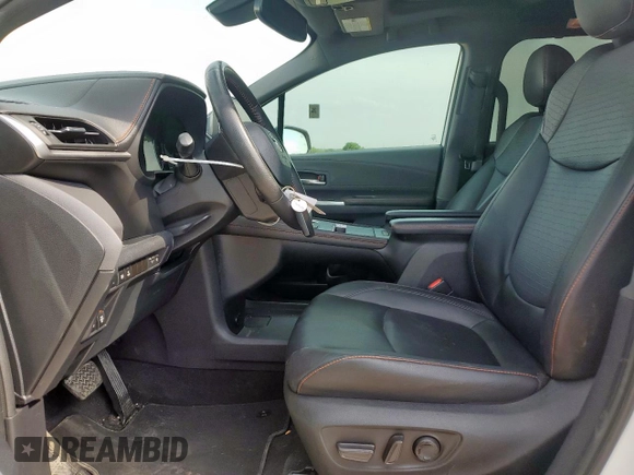 2021 Toyota Sienna XSE with VIN 5TDDRKECXMS011869, listed as a Copart auction lot 60333135 with 77,316 mi miles and Salvage title. Bid and sale history available at DreamBid. Image 7.