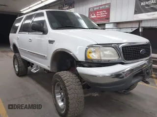 2000 Ford Expedition XLT with VIN 1FMRU1665YLB91062, listed as a IAAI auction lot 41840869 with 189,122 mi miles and . Bid and sale history available at DreamBid. Image 1.