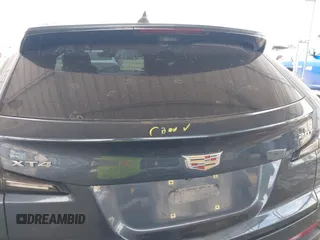 2019 Cadillac XT4 FWD Sport z VIN 1GYFZER49KF215843, wystawiony jako IAAI lot #41912861 z przebiegiem 102 922 mil mil oraz . Historia ofert i sprzedaży dostępna na DreamBid. Obrazek 20.