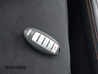 2022 Nissan Sentra SR z VIN 3N1AB8DV1NY231461, wystawiony jako IAAI lot #41842739 z przebiegiem 58 709 mil mil oraz . Historia ofert i sprzedaży dostępna na DreamBid. Obrazek 11.