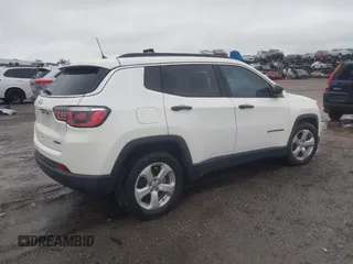 2018 Jeep Compass Latitude with VIN 3C4NJCBB9JT495368, listed as a IAAI auction lot 42232226 with 44,143 mi miles and . Bid and sale history available at DreamBid. Image 4.