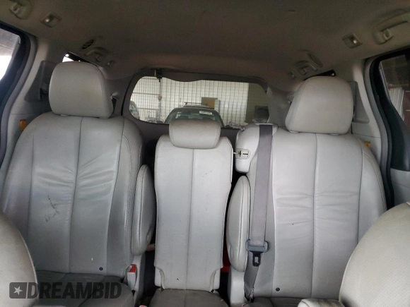 2011 Toyota Sienna XLE AAS with VIN 5TDYK3DC0BS026844, listed as a Copart auction lot 53668865 with 151,322 mi miles and Clean Title. Bid and sale history available at carsss.com. Image 10.