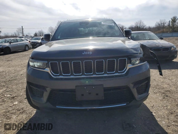 2025 Jeep Grand Cherokee Laredo with VIN 1C4RJHAG0SC268997, listed as a Copart auction lot 45860945 with 1,036 mi miles and Salvage Title. Bid and sale history available at DreamBid. Image 5.