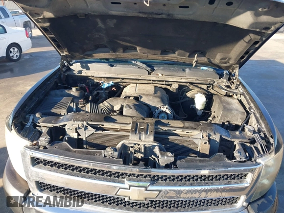 2007 Chevrolet Silverado 1500 LT w/2LT with VIN 2GCEC19J271675569, listed as a IAAI auction lot 41648141 with 293,825 mi miles. Bid and sale history available at carsss.com. Image 10.