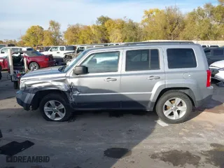 2017 Jeep Patriot High Altitude with VIN 1C4NJRFB6HD122205, listed as a IAAI auction lot 40874067 with 187,810 mi miles. Bid and sale history available at carsss.com. Image 14.