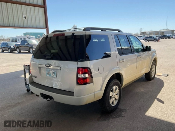 2010 Ford Explorer XLT with VIN 1FMEU6DE3AUA80998, listed as a IAAI auction lot 42132356 with 202,716 mi miles. Bid and sale history available at carsss.com. Image 1.