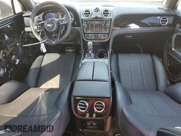 2018 Bentley Bentayga Signature z VIN SJAAC2ZV8JC020603, wystawiony jako Copart lot #44983945 z przebiegiem 48 565 mil mil oraz Szkody całkowita. Historia ofert i sprzedaży dostępna na DreamBid. Obrazek 8.