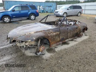 1997 BMW 3 Series Z3 2.8 z VIN 4USCJ3320VLC02817, wystawiony jako Copart lot #69536054 z przebiegiem Nie podano mil oraz Nie do naprawy • Non repairable. Historia ofert i sprzedaży dostępna na DreamBid. Obrazek 1.