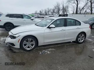 2017 BMW 3 Series 330i xDrive z VIN WBA8D9G50HNU59800, wystawiony jako Copart lot #44417915 z przebiegiem 61 809 mil mil oraz Czysty tytuł • Clean title. Historia ofert i sprzedaży dostępna na DreamBid. Obrazek 1.