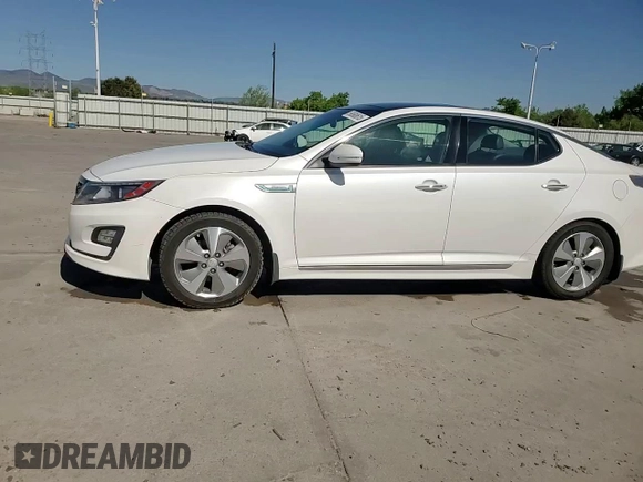 2016 Kia Optima EX z VIN KNAGN4AD2G5098712, wystawiony jako Copart lot #56588615 z przebiegiem 136 590 mil mil oraz Szkoda całkowita • Salvage title. Historia ofert i sprzedaży dostępna na DreamBid. Obrazek 13.