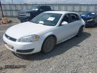 2012 Chevrolet Impala Police Police z VIN 2G1WD5E36C1310220, wystawiony jako IAAI lot #42166830 z przebiegiem 200 004 mil mil oraz . Historia ofert i sprzedaży dostępna na DreamBid. Obrazek 2.