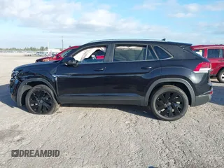 2025 Volkswagen Atlas SE z VIN 1V2JE2CA7SC201481, wystawiony jako IAAI lot #41246452 z przebiegiem 2 466 mil mil oraz . Historia ofert i sprzedaży dostępna na DreamBid. Obrazek 14.
