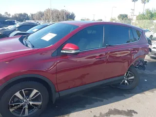 2018 Toyota RAV4 XLE with VIN JTMWFREV8JD119720, listed as a IAAI auction lot 41981890 with 43,048 mi miles. Bid and sale history available at carsss.com. Image 13.