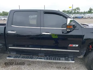 2019 Chevrolet Silverado 2500HD LTZ with VIN 1GC1KTEY5KF151527, listed as a IAAI auction lot 37045890 with 120,233 mi miles. Bid and sale history available at carsss.com. Image 13.