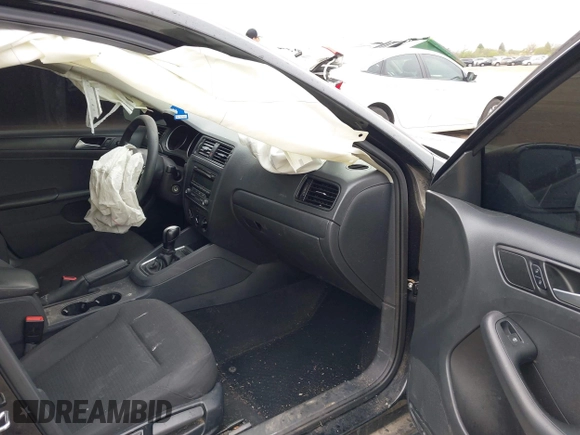 2015 Volkswagen Jetta S с VIN 3VW2K7AJ5FM354165, выставлен на аукционе IAAI как лот 42145647 с пробегом 77 653 миль миль и . История ставок и продаж доступна на DreamBid. Изображение 5.