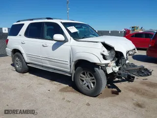 2005 Toyota Sequoia SR5 with VIN 5TDZT34AX5S252295, listed as a IAAI auction lot 41725776 with 236,512 mi miles. Bid and sale history available at carsss.com. Image 1.