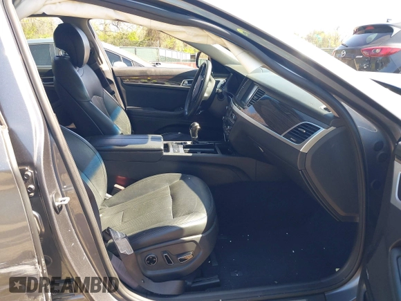2015 Hyundai Genesis 3.8L with VIN KMHGN4JE5FU095721, listed as a IAAI auction lot 42055501 with 89,517 mi miles. Bid and sale history available at carsss.com. Image 5.