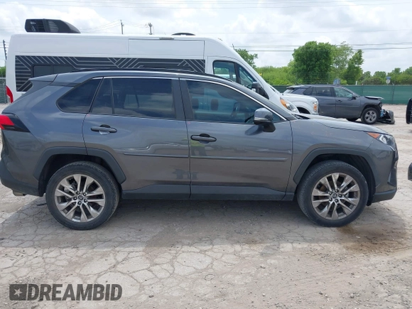 2021 Toyota RAV4 XLE Premium с VIN 2T3C1RFV9MC108170, выставлен на аукционе IAAI как лот 42099817 с пробегом 52 076 миль миль и . История ставок и продаж доступна на DreamBid. Изображение 13.