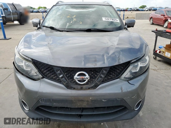 2017 Nissan Rogue SV z VIN JN1BJ1CP2HW027992, wystawiony jako Copart lot #53279025 z przebiegiem 110 370 mil mil oraz Szkoda całkowita • Salvage title. Historia ofert i sprzedaży dostępna na DreamBid. Obrazek 5.