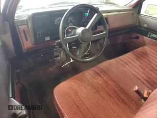 1988 Chevrolet Silverado 3500 z VIN 1GCGC34K9JE116935, wystawiony jako Copart lot #72621064 z przebiegiem 160 593 mil mil oraz Tytuł czysty. Historia ofert i sprzedaży dostępna na DreamBid. Obrazek 8.