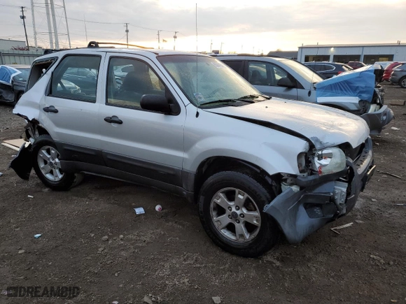 2003 Ford Escape XLS Popular with VIN 1FMYU92133KC98260, listed as a Copart auction lot 85364804 with 246,664 mi miles and Salvage Title. Bid and sale history available at carsss.com. Image 4.