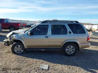 2002 Nissan Pathfinder LE with VIN JN8DR09Y82W713507, listed as a IAAI auction lot 41253781 with 302,501 mi miles. Bid and sale history available at carsss.com. Image 14.