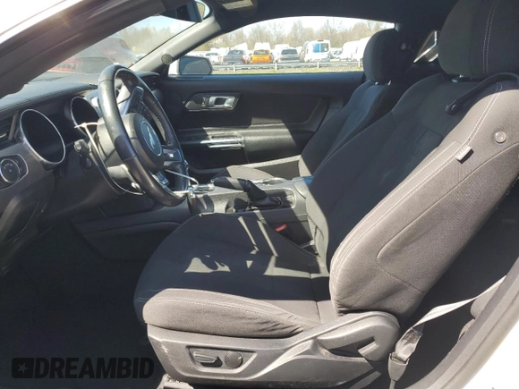 2021 Ford Mustang GT z VIN 1FA6P8CF5M5118306, wystawiony jako Copart lot #52409455 z przebiegiem 16 033 mil mil oraz Szkody całkowita. Historia ofert i sprzedaży dostępna na DreamBid. Obrazek 7.