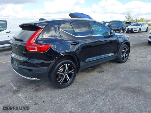 2024 Volvo XC40 Core Bright Theme with VIN YV4L12UK0R2336862, listed as a IAAI auction lot 41185260 with 19,003 mi miles. Bid and sale history available at carsss.com. Image 4.