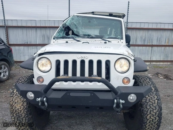 2015 Jeep Wrangler Sport with VIN 1C4AJWAG2FL711030, listed as a IAAI auction lot 41517859 with 89,790 mi miles. Bid and sale history available at carsss.com. Image 6.