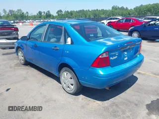 2007 Ford Focus S with VIN 1FAFP34N57W150972, listed as a IAAI auction lot 42135339 with 130,098 mi miles and . Bid and sale history available at carsss.com. Image 3.
