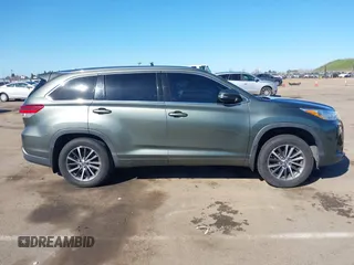2018 Toyota Highlander SE with VIN 5TDJZRFH3JS834516, listed as a IAAI auction lot 41670880 with 81,274 mi miles and . Bid and sale history available at DreamBid. Image 13.