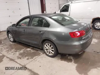 2013 Volkswagen Jetta SE с VIN 3VWDP7AJ6DM430886, выставлен на аукционе IAAI как лот 41585229 с пробегом 176 446 миль миль и . История ставок и продаж доступна на DreamBid. Изображение 3.