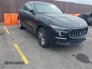 2022 Maserati Levante GT z VIN ZN661XUA5NX382350, wystawiony jako IAAI lot #42052147 z przebiegiem 32 531 mil mil oraz . Historia ofert i sprzedaży dostępna na DreamBid. Obrazek 1.
