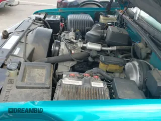 1996 Chevrolet Silverado 1500 с VIN 2GCEK19R5T1152890, выставлен на аукционе IAAI как лот 43246016 с пробегом 91 660 миль миль и . История ставок и продаж доступна на DreamBid. Изображение 17.