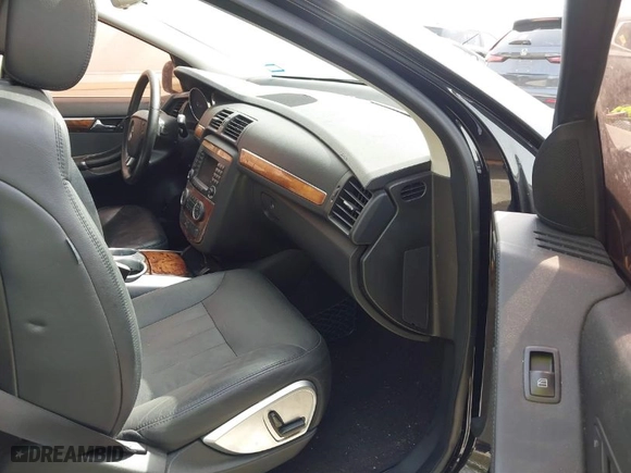 2006 Mercedes-Benz R-Class 3.5L with VIN 4JGCB65E26A006704, listed as a IAAI auction lot 41745249 with 145,198 mi miles. Bid and sale history available at carsss.com. Image 5.