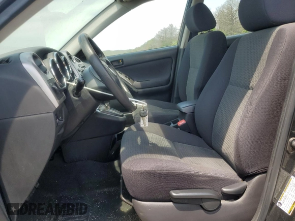 2006 Toyota Matrix STD z VIN 2T1KR32EX6C585709, wystawiony jako Copart lot #59258405 z przebiegiem 126 970 mil mil oraz Szkoda całkowita • Salvage title. Historia ofert i sprzedaży dostępna na DreamBid. Obrazek 7.